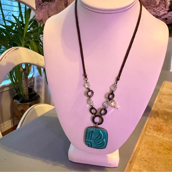SilpadaHowlite Pendant Beaded Leather Necklace